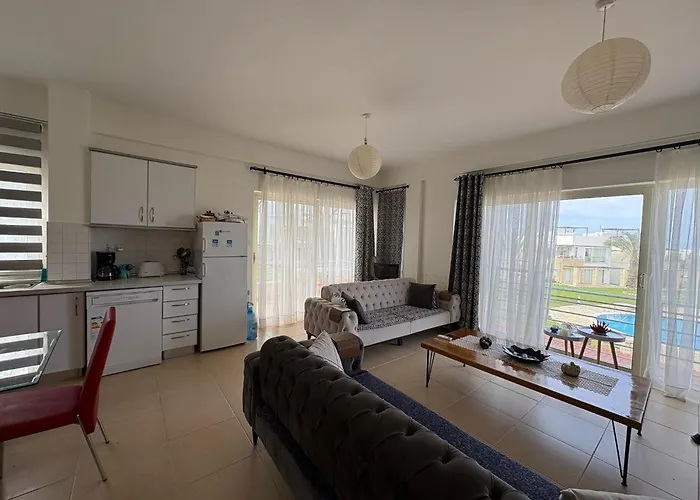 Esentepe Turtle Bay Village 2 Bedroom Penthouse كيرينيا